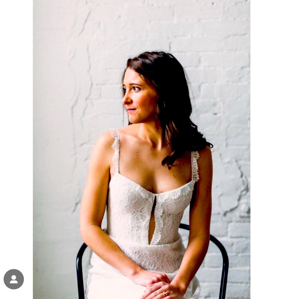 Olia Zavozina Boho-Style Wedding Dress. Worn one time. Size 0-2.